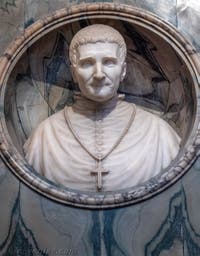 Tombes et monuments funéraires dans la Basilique Sainte Marie Majeure à Rome