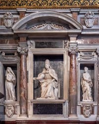 Tombes et monuments funéraires dans la Basilique Sainte Marie Majeure à Rome