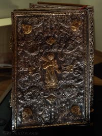 Couverture en argent repoussé d'un missel romain, Musée de la Basilique Sainte Marie Majeure à Rome
