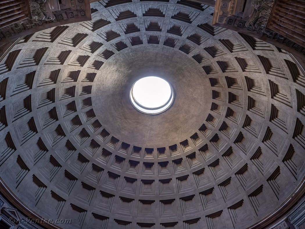 Le Porche et la Rotonde du Panthéon à Rome en Italie