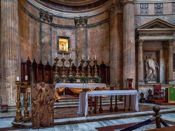 Icône de la Vierge à l'Enfant, Maddonna di San Luca, quatrième chapelle du Panthéon à Rome en Italie