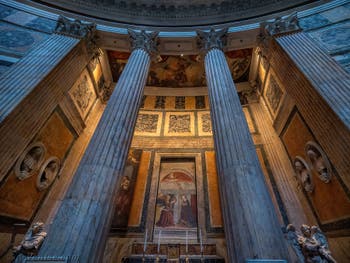 Melozzo da Forli, Annonciation, septième chapelle du Panthéon à Rome en Italie