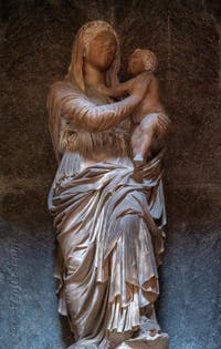 Lorenzetto (Lorenzo Lotti) Vierge ou Madonna del Sasso, troisième édicule du Panthéon à Rome en Italie