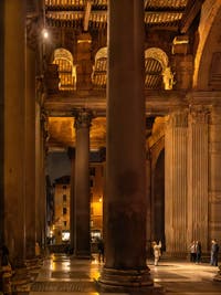 Le Porche du Panthéon à Rome en Italie