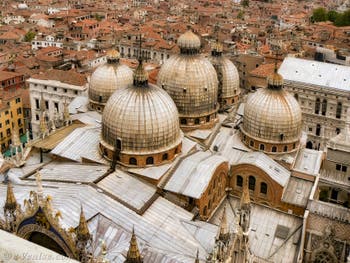 Les coupoles de la Basilique Saint-Marc à Venise