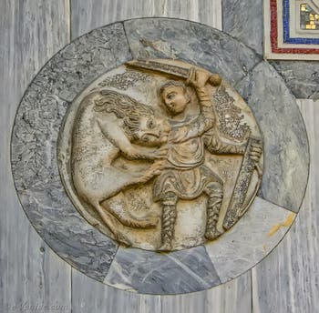 Patère du Xe siècle sur la façade nord de la basilique Saint-Marc à Venise