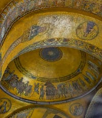 Mosaike aus dem 13. Jahrhundert im Atrium des Markusdom in Venedig