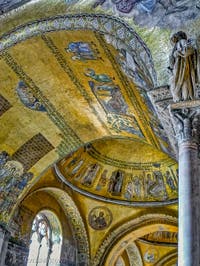 Mosaïques du XIIIe siècle dans l'atrium de la basilique Saint-Marc à Venise