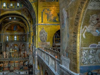 Mosaiken in der Apsis des Markusdoms in Venedig