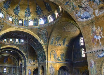Die Mosaike in der Apsis des Markusdoms in Venedig
