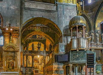 La nef et l'intérieur de la Basilique Saint-Marc