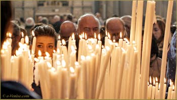 Les prières des Vénitiens lors de la fête de la Madona de la Salute à Venise