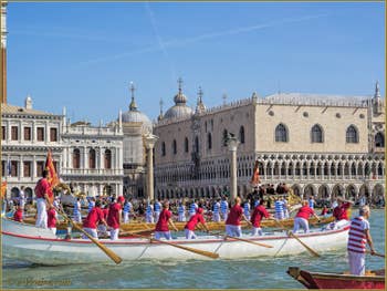 La fête de la Sensa à Venise, la Serenissima à 18 rameurs sur le Grand Canal