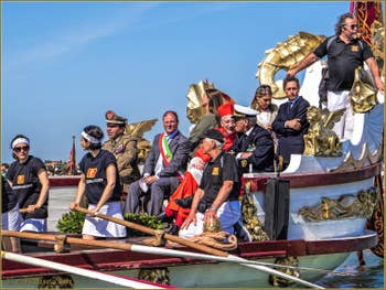 La fête de la Sensa à Venise, la Serenissima et ses officiels, Le maire, Monseigneur Moravia, le Patriarche de Venise et l'Amiral
