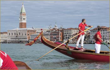 Vogalonga Venise : avant le départ, devant le Campanile de Saint-Marc et le Palais des Doges