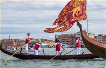 Vogalonga Venise : Le drapeau, le gonfalone de Saint-Marc