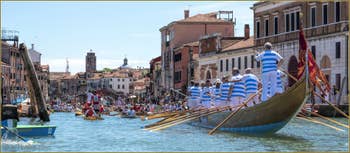 Vogalonga Venise : La Disdotona à 18 rameurs des Canottieri Querini