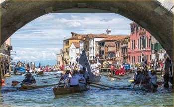 Vogalonga Venise : Sous le pont dei Tre Archi