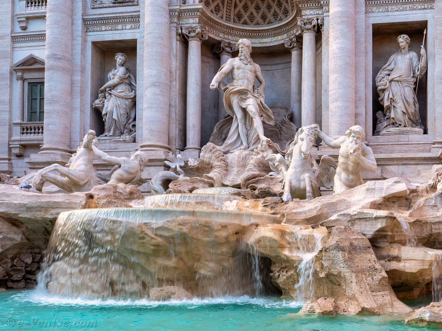 Fontaine de Trevi Pieces portebonheur, la Dolce Vita à Rome
