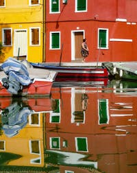 Reflets de rêve sur le Rio de Terranova sur l'île de Burano à Venise