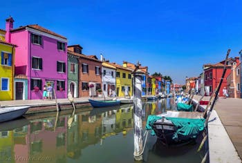 Les couleurs du Rio et de la Fondamenta de la Giudecca sur l'île de Burano à Venise