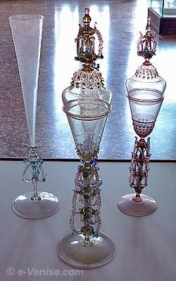 Verres D'art Murano En Verre Doré, Flaqué, Tige De Cygne - Set Occasion