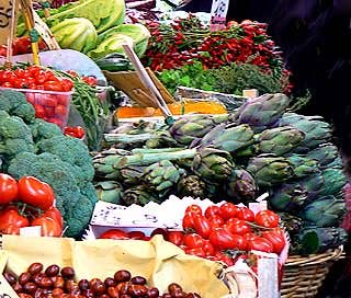 Le marché de l'Erberia où les légumes deviennent des fruits
