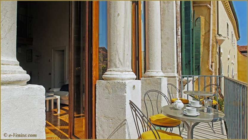Location Palazzo Andrea Vendramin à Venise, le balcon