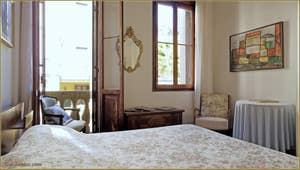 La Chambre matrimoniale de l'appartement Sant'Elena Biennale à Venise.