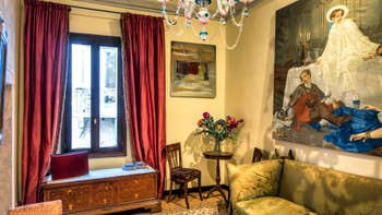 The living room of the Furatola Aponal flat in Venice