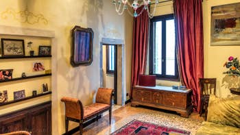 The living room of the Furatola Aponal flat in Venice