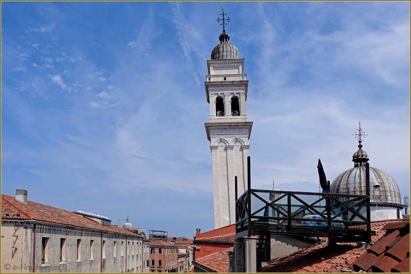 Location Greci View à Venise, la vue sur le Campanile dei Greci et la coupole de l'église