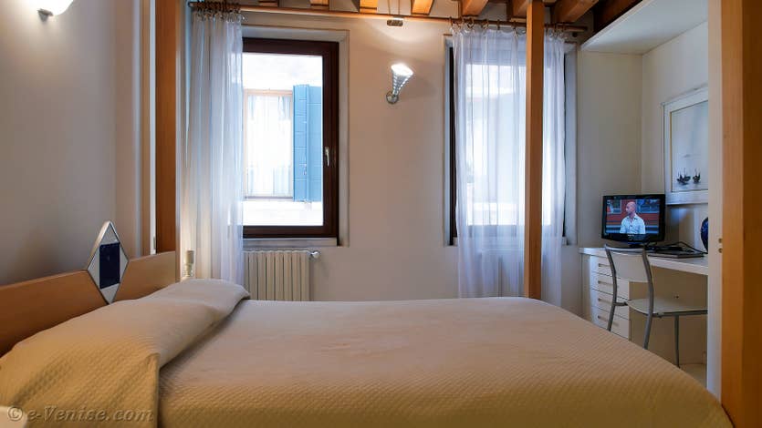 Renting Ferali Zulian in Venice, the double bedroom
