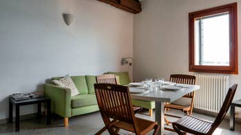 Le Salon - Salle à Manger - Cuisine de l'appartement Vida Terrasse, dans le Sestier du Cannaregio à Venise.