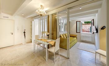 La Salle à Manger de l'appartement San Marziale à Venise en Italie