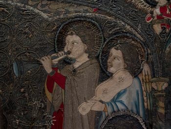Jacopo di Cambio, Jacopo Cambi, Couronnement de la Vierge, huit anges et quatorze saints, palle en toile de lin brodée de fils de soie argent et or, 1336, Galerie de l'Accadémia à Florence en Italie