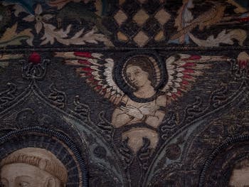 Jacopo di Cambio, Jacopo Cambi, Couronnement de la Vierge, huit anges et quatorze saints, palle en toile de lin brodée de fils de soie argent et or, 1336, Galerie de l'Accadémia à Florence en Italie