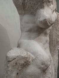 Michel-Ange Buonarroti, Atlas prisonnier, sculpture marbre pour le tombeau du pape Jules II, 1530, Galerie de l'Accademia à Florence Italie