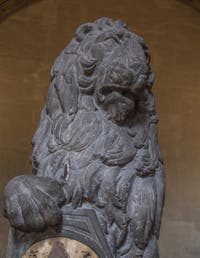 Donatello, Lion Marzocco, 1418-1420, socle de Benedetto da Maiano, 1490, Musée du Bargello à Florence Italie