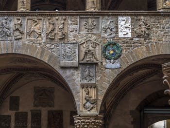 Cour intérieure du Musée Palais du Bargello à Florence Italie