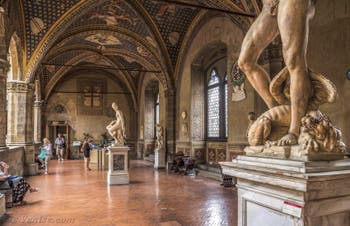 Fresques et galerie du Musée Bargello à Florence Italie
