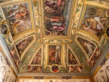 Giorgio Vasari, Marco da Faenza, fresques du plafond de la salle Cosme l'Ancien du Palazzo Vecchio à Florence Italie.