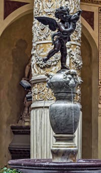 Andrea Verrocchio, Francesco Ferruci, Fontaine du Cortile di Michelozzo, 1555, Palazzo Vecchio, Florence Italie