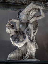 Vincenzo de Rossi, Hercule tue Hippolyte la Reine des Amazones, salle des Cinq-Cents du Palazzo Vecchio à Florence en Italie
