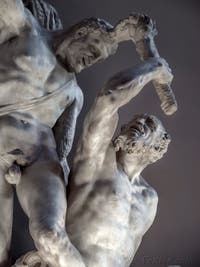 Vincenzo de Rossi, Hercule tue le Centaure Nessos, salle des Cinq-Cents du Palazzo Vecchio à Florence en Italie