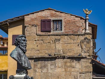 Raffaello Romanelli, statue de Benevenuto Cellini sur le Ponte Vecchio à Florence en Italie