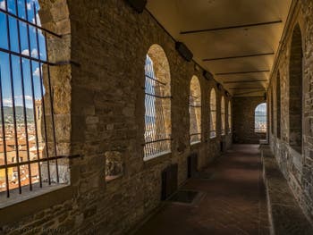 Le chemin de ronde de la Tour Arnolfo du Palazzo Vecchio à Florence