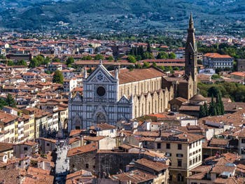 La Basilique de Santa Croce vue depuis la Tour Arnolfo du Palazzo Vecchio à Florence Italie
