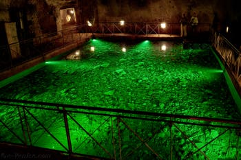 Le Tunnel et les salles de la Galeria Borbonica, le tunnel Bourbon à Naples en Italie