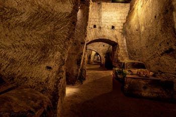Le Tunnel et les salles de la Galeria Borbonica, le tunnel Bourbon à Naples en Italie